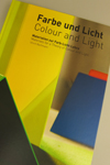 Buch-Farbe-Licht